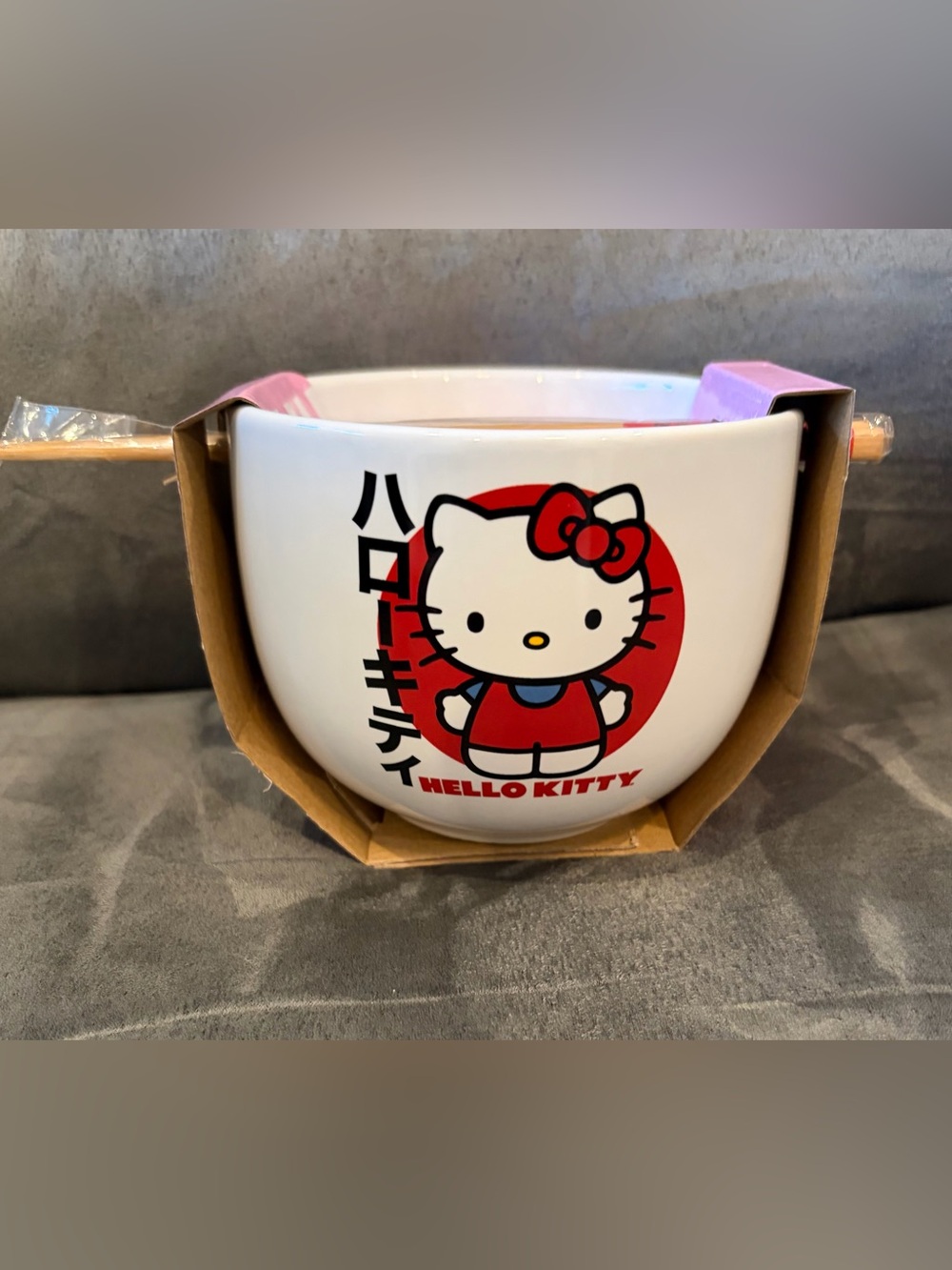 Hello Kitty Ramen Bowl with Chopsticks new